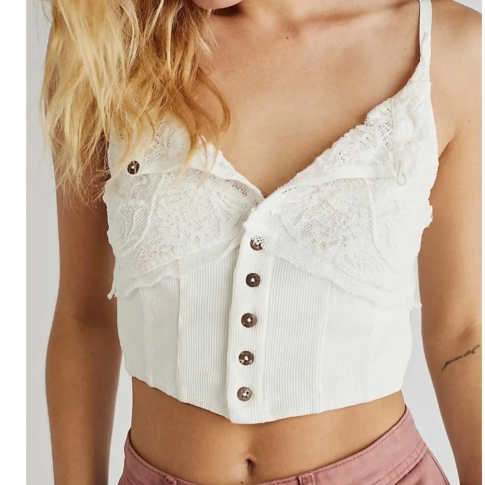 NWT Free People Have My Heart cami Sz M, peekaboo front, gorgeous color